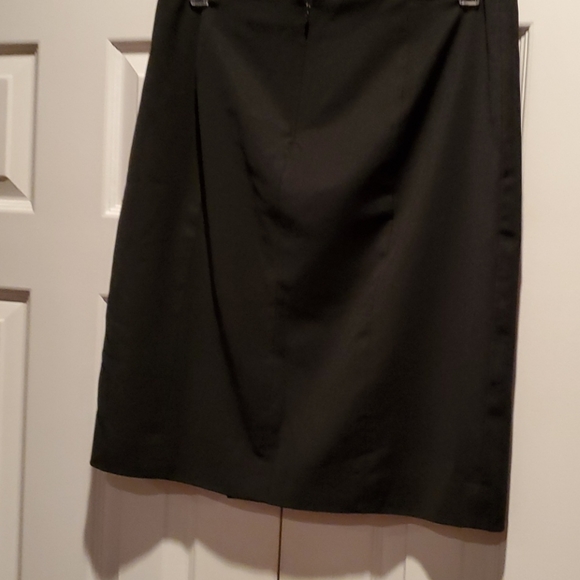 Ann Taylor Loft, black skirt. Sz 12 - Picture 2 of 5